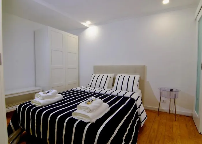 1st Tram 28 Διαμέρισμα *