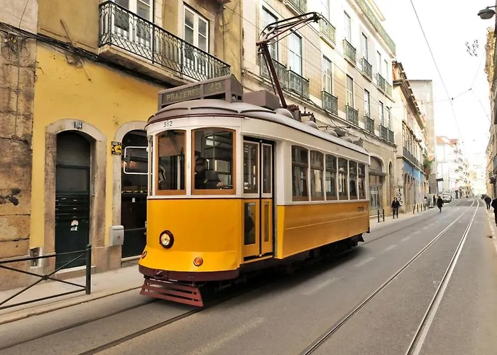 דירה 1st Tram 28 *