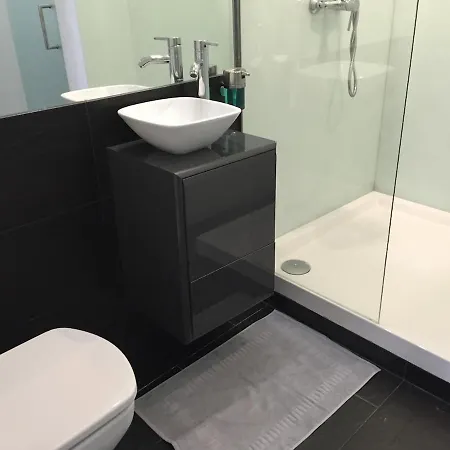 1st Tram 28 * ליסבון